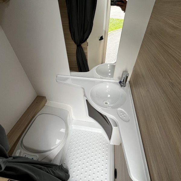 Antoine Caravanes et Camping Car EASY 460 CP Sterckeman