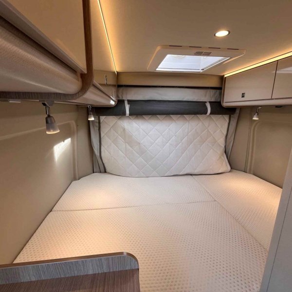 Antoine Caravanes et Camping Car BURSTNER CAMPEO C 540 4*4 Burstner