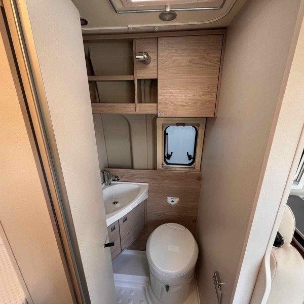 Antoine Caravanes et Camping Car BURSTNER CAMPEO C 540 4*4 Burstner