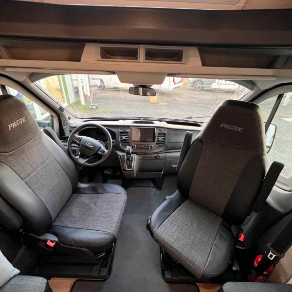 Antoine Caravanes et Camping Car PILOTE ATLAS 696 G Pilote