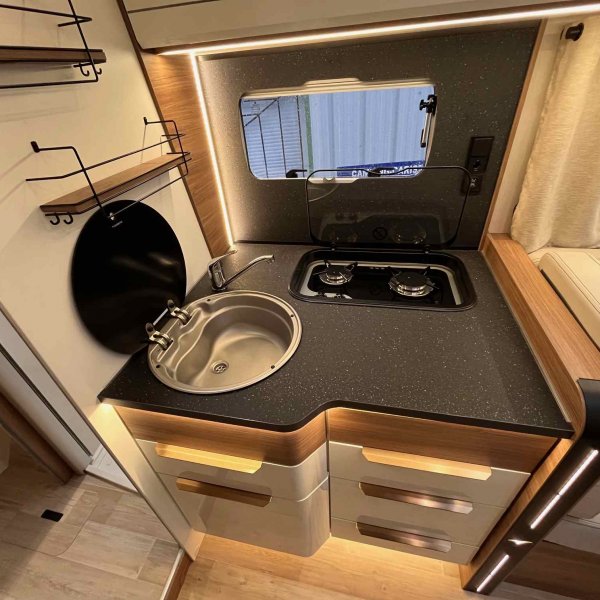 Antoine Caravanes et Camping Car PILOTE G 740 FC EVIDENCE Pilote