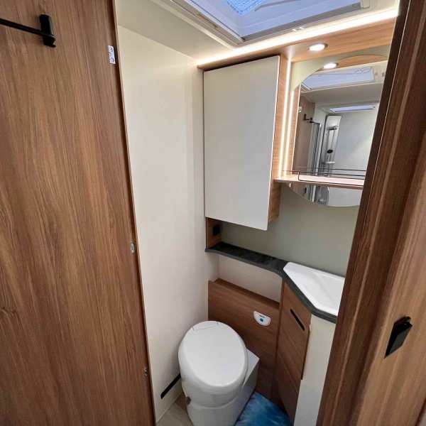 Antoine Caravanes et Camping Car PILOTE G 740 FC EVIDENCE Pilote