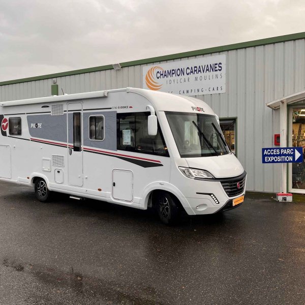 Antoine Caravanes et Camping Car PILOTE G 740 FC EVIDENCE Pilote