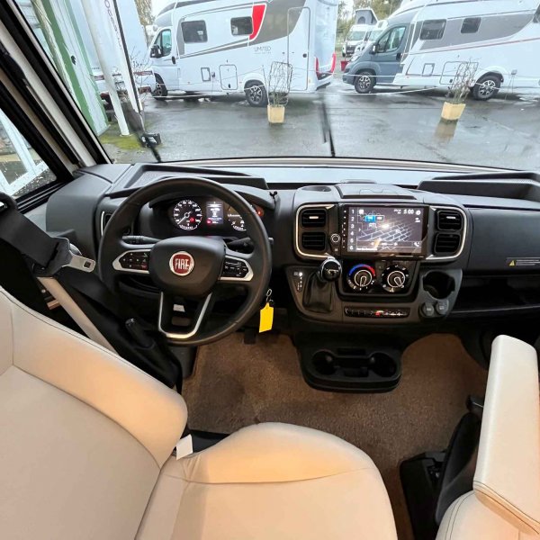 Antoine Caravanes et Camping Car PILOTE G 740 FC EVIDENCE Pilote