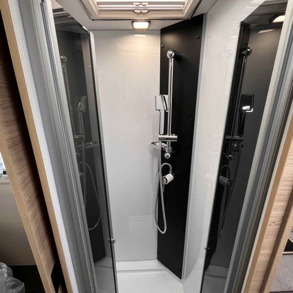 Antoine Caravanes et Camping Car CHALLENGER 318 ANNIVERSAIRE Challenger