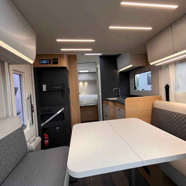 Antoine Caravanes et Camping Car Matrix Axess 650 DL Adria