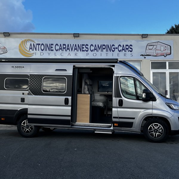 Antoine Caravanes et Camping Car TWIN 640 SGX 60th Adria