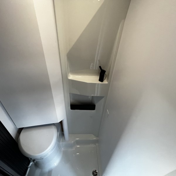 Antoine Caravanes et Camping Car TWIN 640 SGX 60th Adria