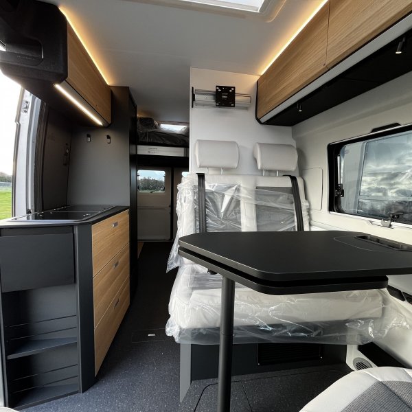 Antoine Caravanes et Camping Car TWIN 640 SGX 60th Adria
