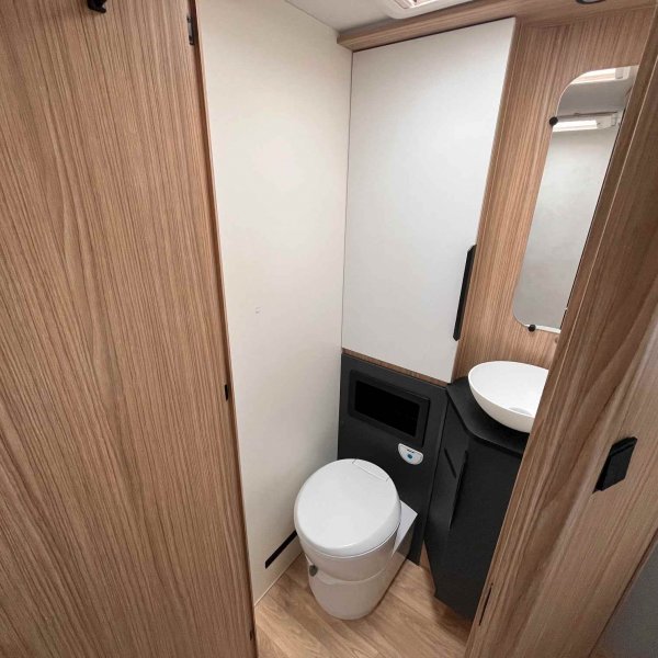 Antoine Caravanes et Camping Car G 720 FC EVIDENCE Pilote