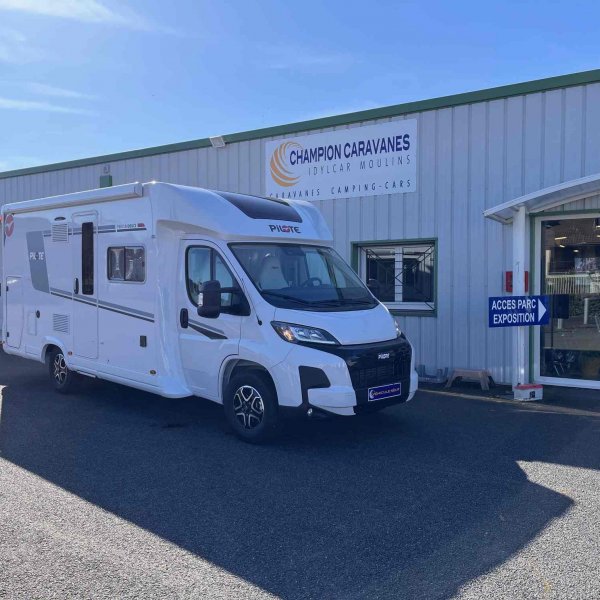 Antoine Caravanes et Camping Car P 690 Pilote