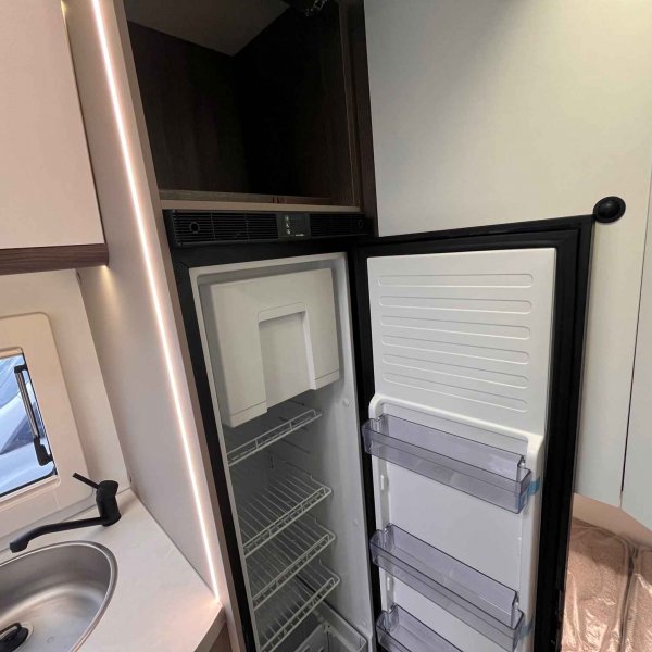 Antoine Caravanes et Camping Car BENIMAR TESSORO 483 Benimar