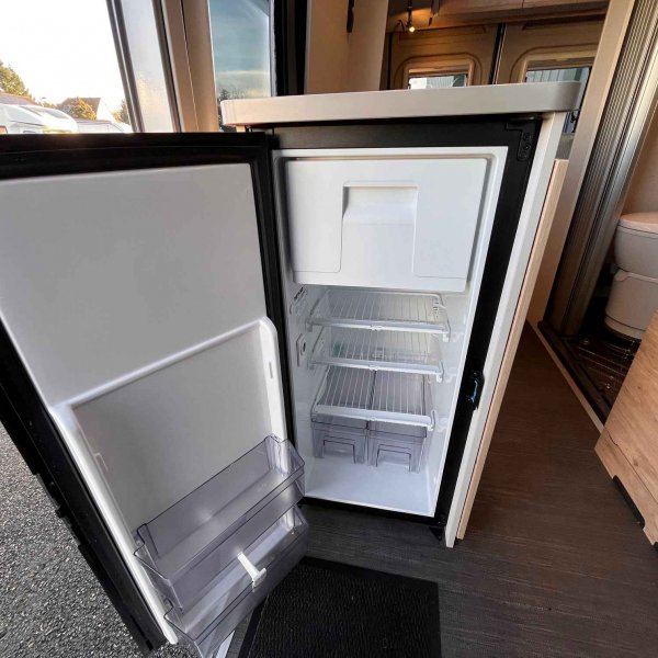 Antoine Caravanes et Camping Car DETHLEFFS GLOBETRAIL CVD 600 S Dethleffs