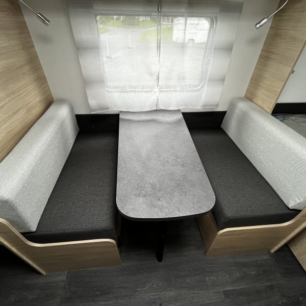 Antoine Caravanes et Camping Car ALBA 400 Caravelair