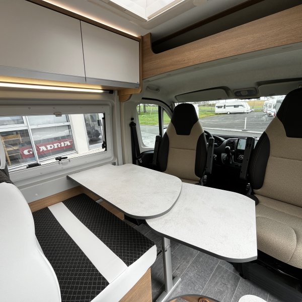 Antoine Caravanes et Camping Car 60 T Giottiline