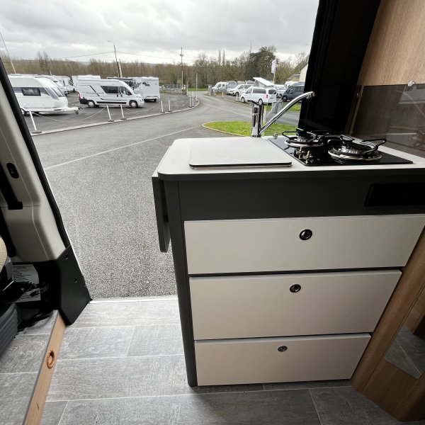 Antoine Caravanes et Camping Car 60 T Giottiline