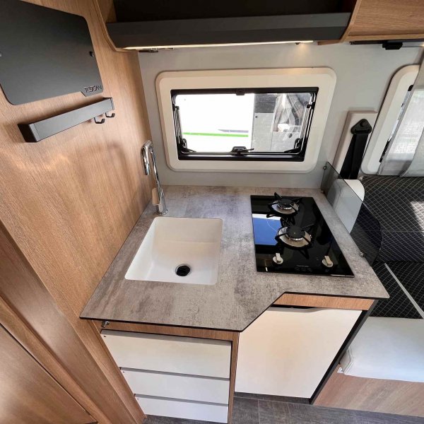 Antoine Caravanes et Camping Car GIOTTILINE TOSCAN 74 NF Giottiline