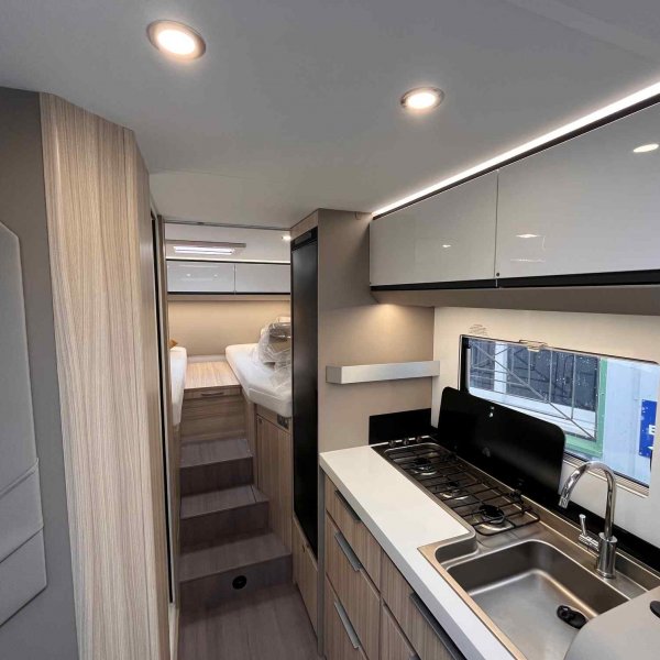 Antoine Caravanes et Camping Car COMPACT DL Adria