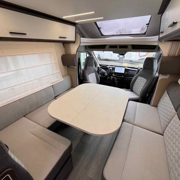 Antoine Caravanes et Camping Car TESSORO 425 Benimar