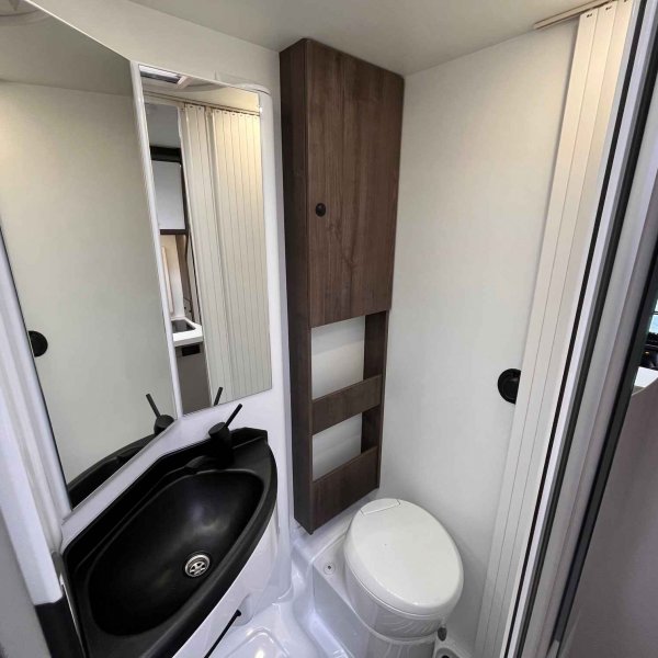 Antoine Caravanes et Camping Car TESSORO 425 Benimar