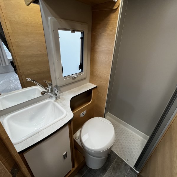 Antoine Caravanes et Camping Car SIENA 330 Giottiline