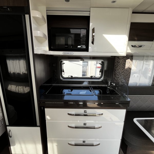 Antoine Caravanes et Camping Car PRESTIGE 560 WLU Hobby