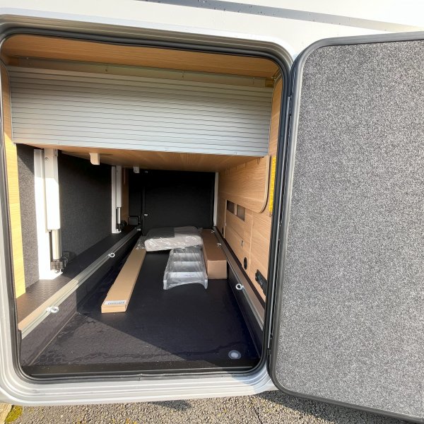 Antoine Caravanes et Camping Car MATRIX 650 DC 60th Adria