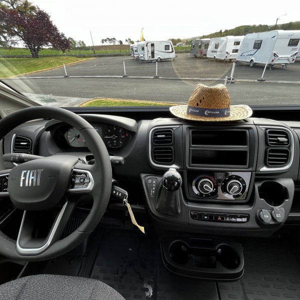 Antoine Caravanes et Camping Car R602A Randger
