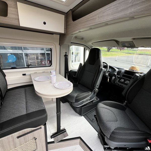 Antoine Caravanes et Camping Car R602A Randger