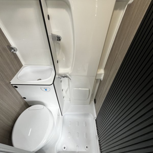 Antoine Caravanes et Camping Car R602A Randger