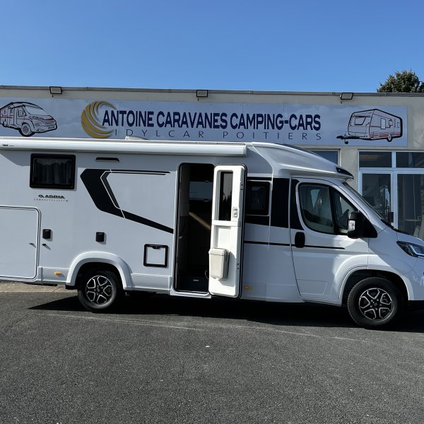 Antoine Caravanes et Camping Car COMPACT DC Adria