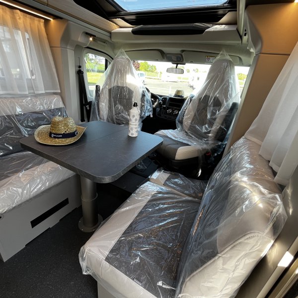 Antoine Caravanes et Camping Car COMPACT DC Adria