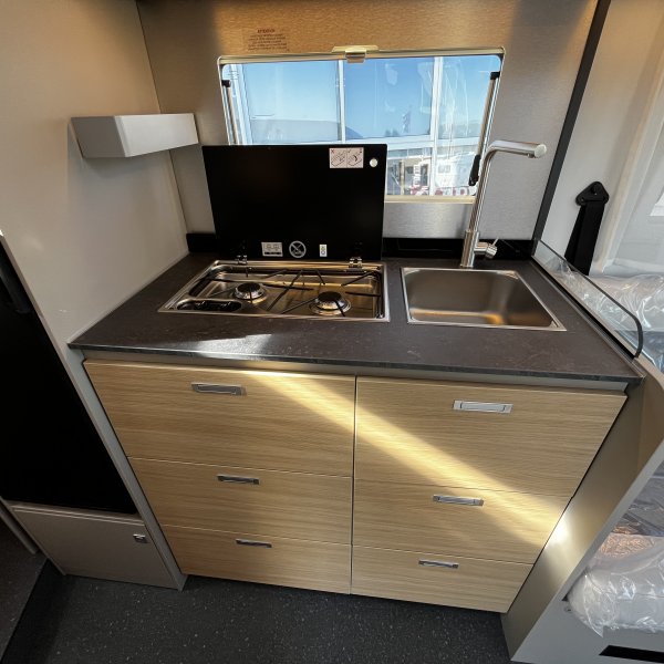 Antoine Caravanes et Camping Car COMPACT DC Adria