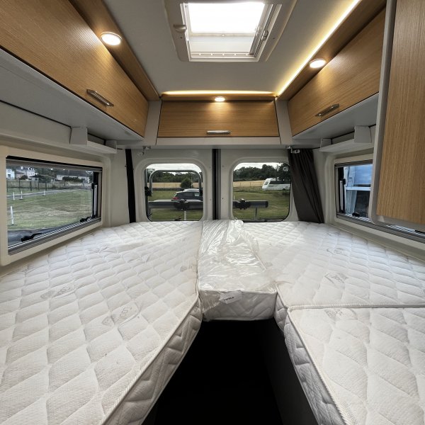 Antoine Caravanes et Camping Car DUOVAN SEJOUR Font Vend&ocirc;me