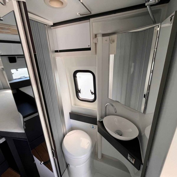 Antoine Caravanes et Camping Car ELIOS 63 LB Elios