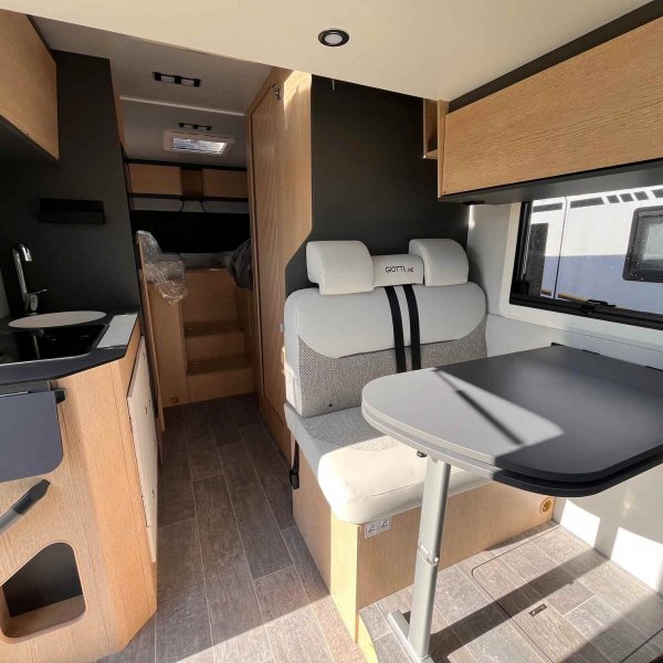 Antoine Caravanes et Camping Car GIOTTI LINE COMPACT CX66 Giottiline