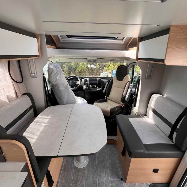 Antoine Caravanes et Camping Car SIENA 397 S EDITION LIMITEE Giottiline