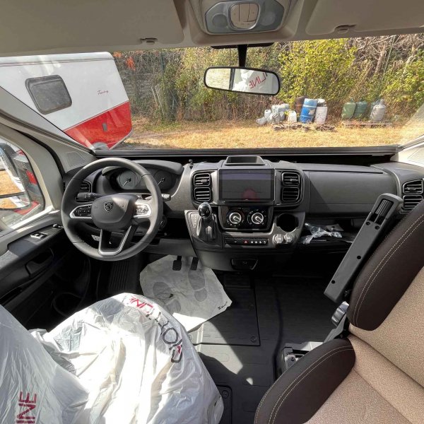Antoine Caravanes et Camping Car SIENA 397 S EDITION LIMITEE Giottiline