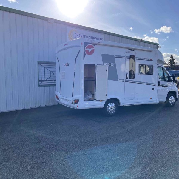 Antoine Caravanes et Camping Car P620 EXPRESSION Pilote