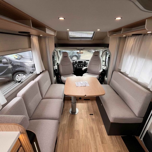 Antoine Caravanes et Camping Car P620 EXPRESSION Pilote