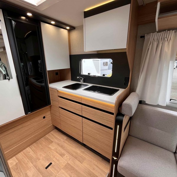 Antoine Caravanes et Camping Car P620 EXPRESSION Pilote