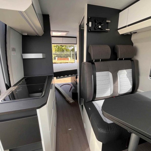 Antoine Caravanes et Camping Car TWIN SUPREME 600 SPB Adria