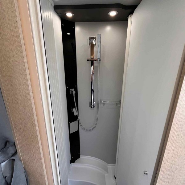 Antoine Caravanes et Camping Car COMPACT CX66 PREMIERE EDITION Giottiline