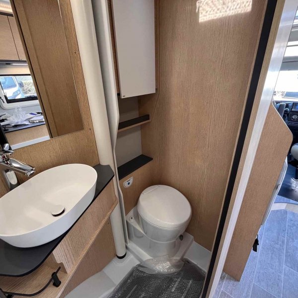 Antoine Caravanes et Camping Car COMPACT CX66 PREMIERE EDITION Giottiline
