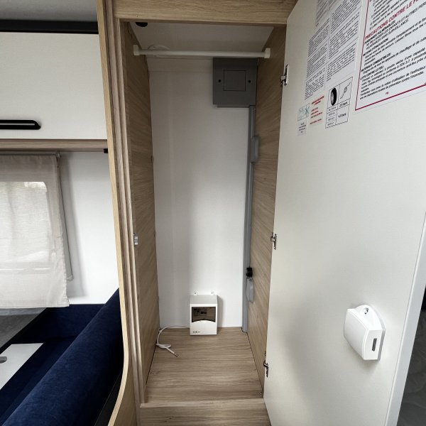Antoine Caravanes et Camping Car EASY 390 CP Sterckeman